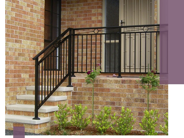Уличные перила из металла под ключ в Раменском