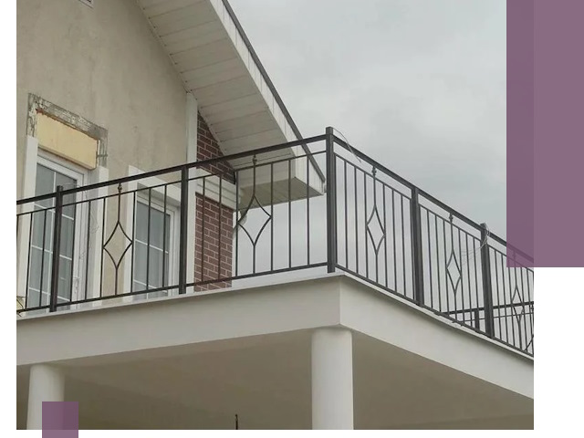 Изготовление балконных ограждений в Раменском из металла и стекла