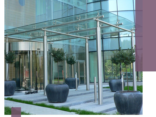 Навесы из стекла на заказ в Раменском — монтаж и установка