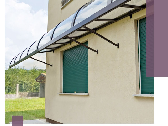 Козырьки над окнами в Раменском — изготовление и монтаж по выгоде