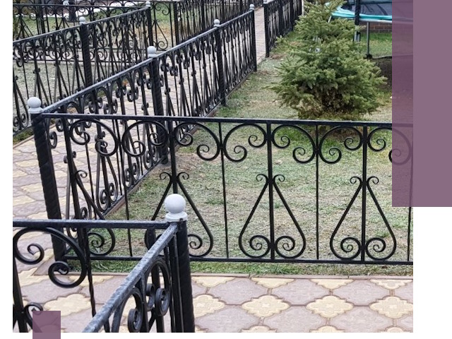 Кованые газонные ограждения под ключ в Раменском