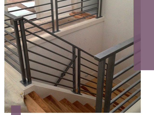 Изготовление поручней из металла и дерева в Раменском